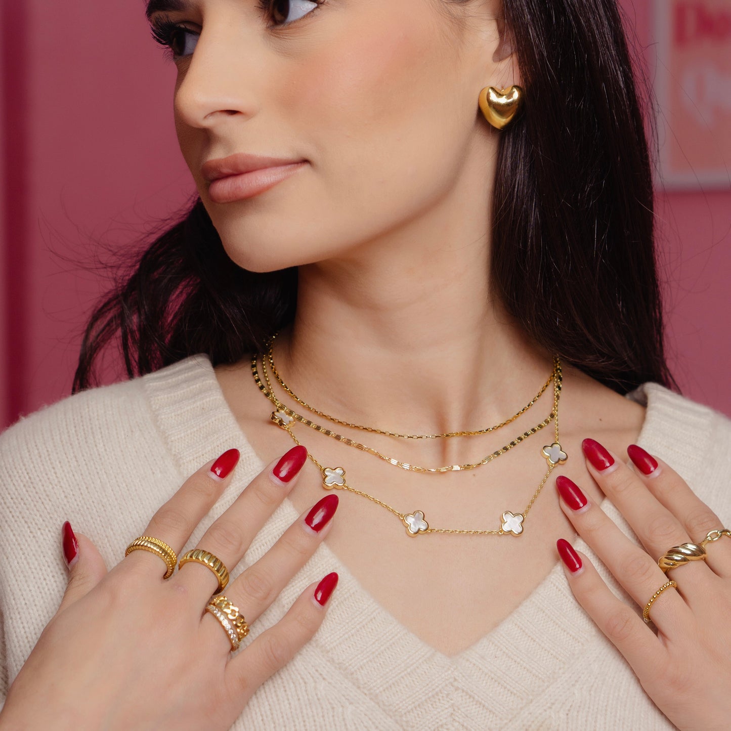 Collar con amuleto de buena suerte