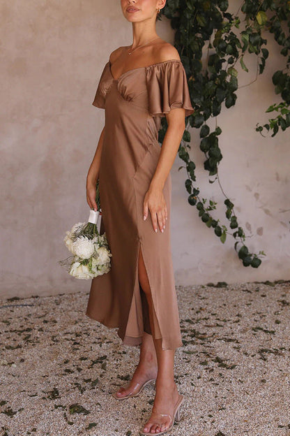 Vestido midi elegante sin hombros con manga volante y abertura lateral