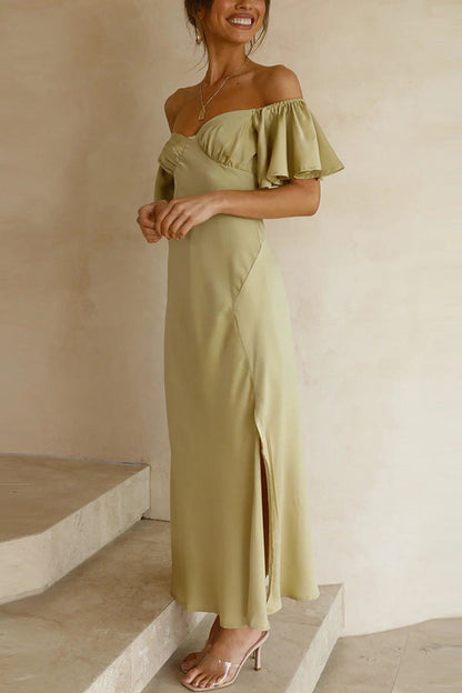 Vestido midi elegante sin hombros con manga volante y abertura lateral