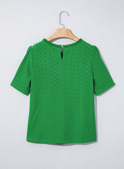 Camiseta de manga corta con cuello redondo y ojales decorativos