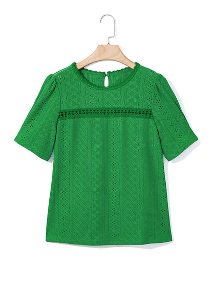 Camiseta de manga corta con cuello redondo y ojales decorativos