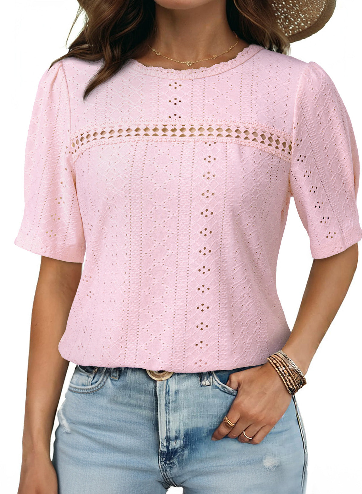 Camiseta de manga corta con cuello redondo y ojales decorativos