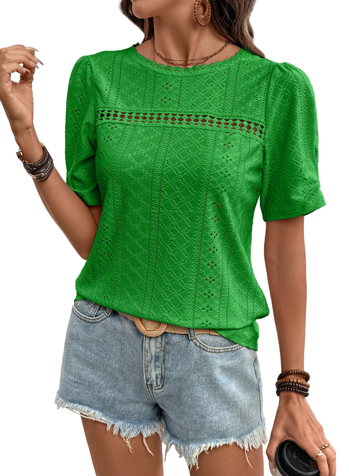 Camiseta de manga corta con cuello redondo y ojales decorativos