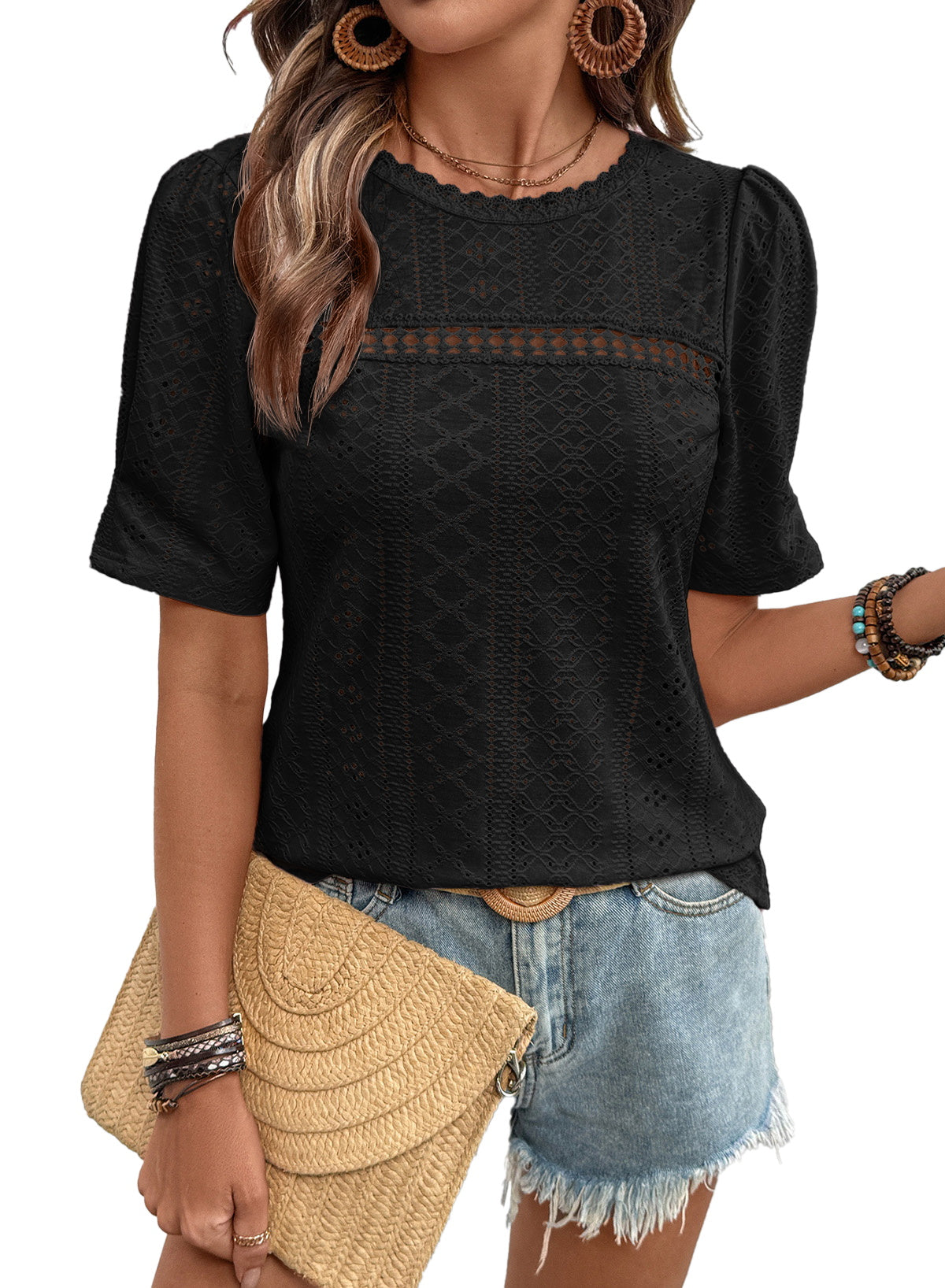 Camiseta de manga corta con cuello redondo y ojales decorativos