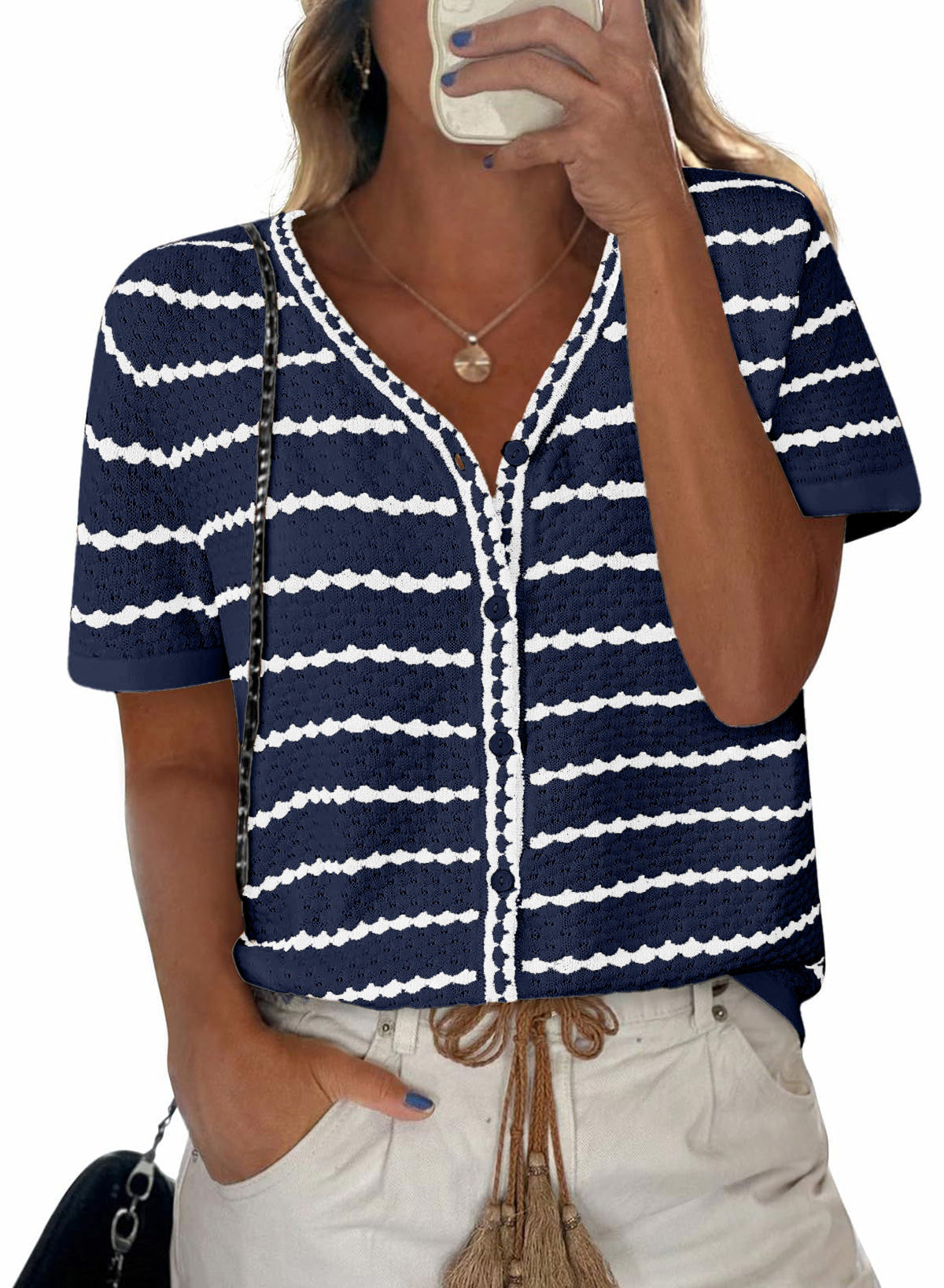 Mujer Suéter de manga corta Primavera-Verano 2025 Tops de punto crochet con escote en V a rayas, con botones, blusas elegantes y casuales