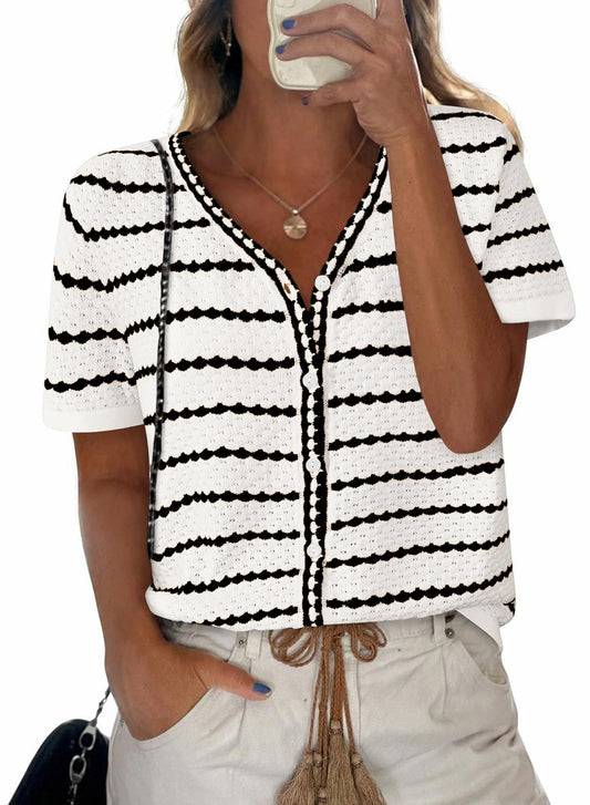 Mujer Suéter de manga corta Primavera-Verano 2025 Tops de punto crochet con escote en V a rayas, con botones, blusas elegantes y casuales