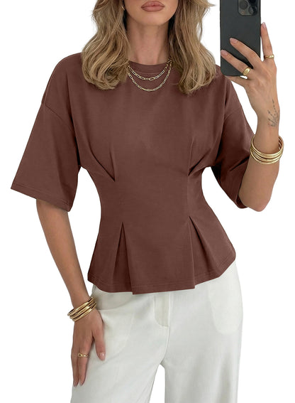 Camiseta tipo peplum con cintura ceñida y mangas 3/4 para uso casual en la oficina