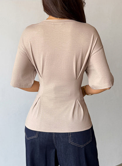 Camiseta tipo peplum con cintura ceñida y mangas 3/4 para uso casual en la oficina