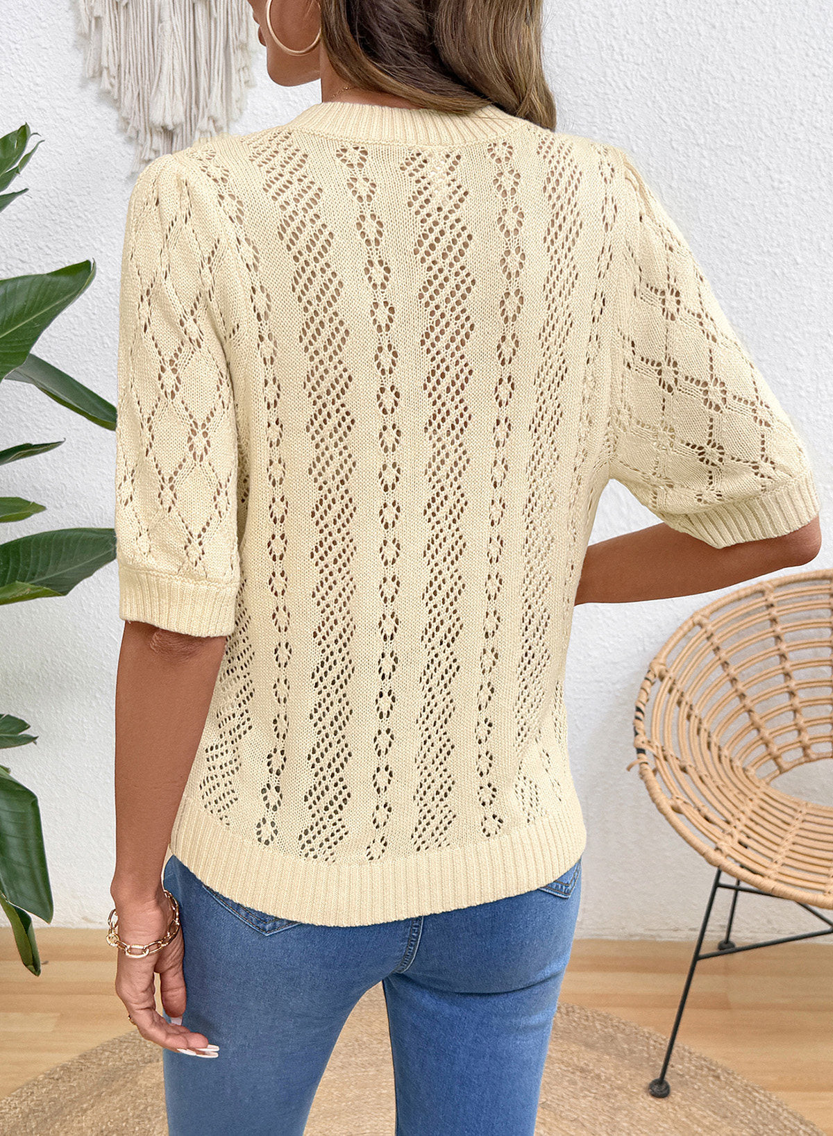 Camiseta tipo suéter hueca