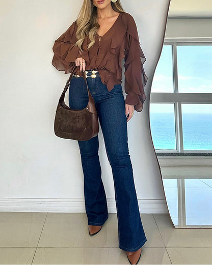 Blusa con escote en V y volantes en los hombros, diseño casual, con botones frontales, manga larga