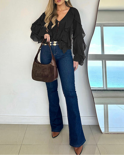 Blusa con escote en V y volantes en los hombros, diseño casual, con botones frontales, manga larga