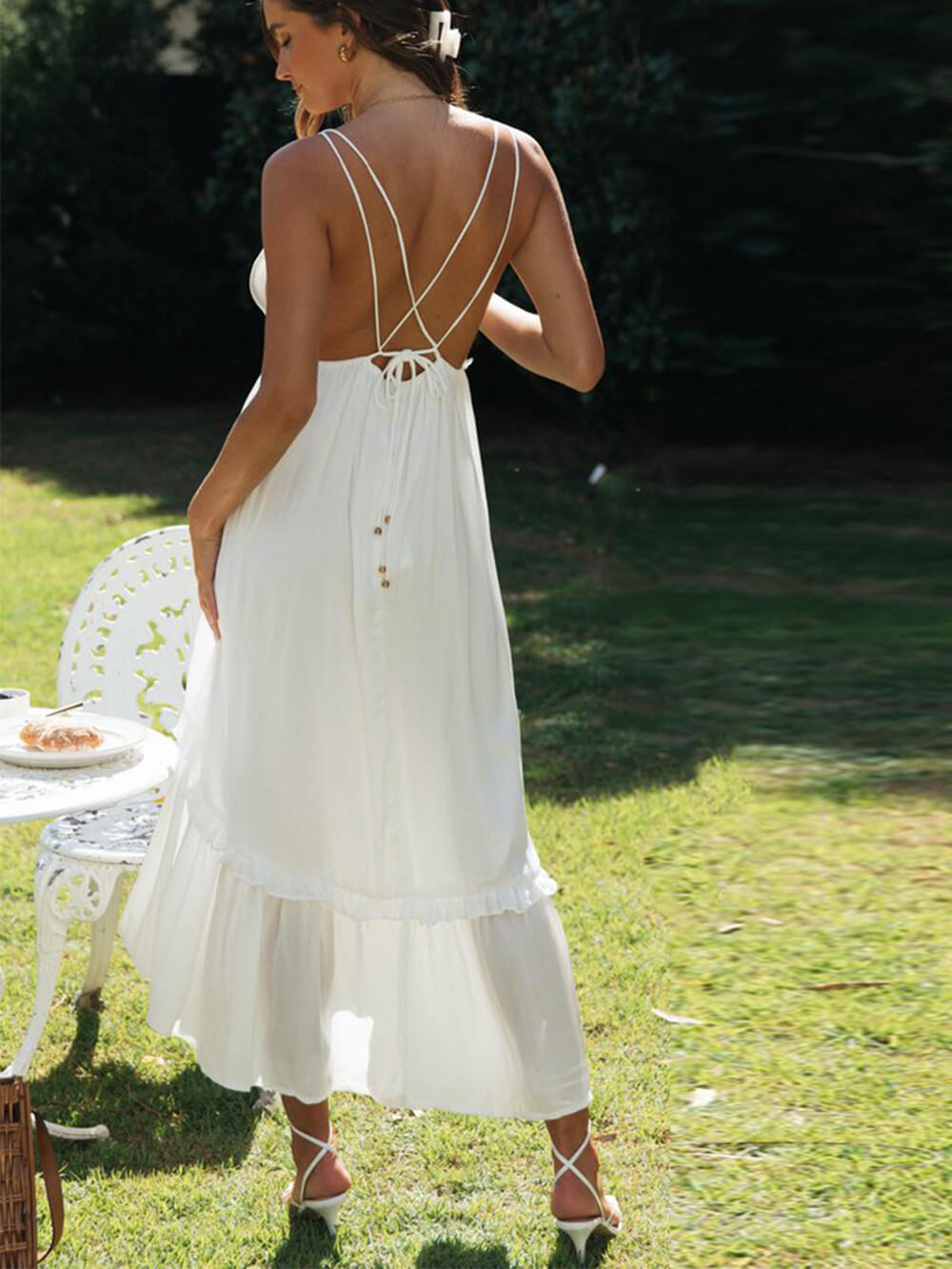 Vestido midi de chifón con volantes y silueta fluida