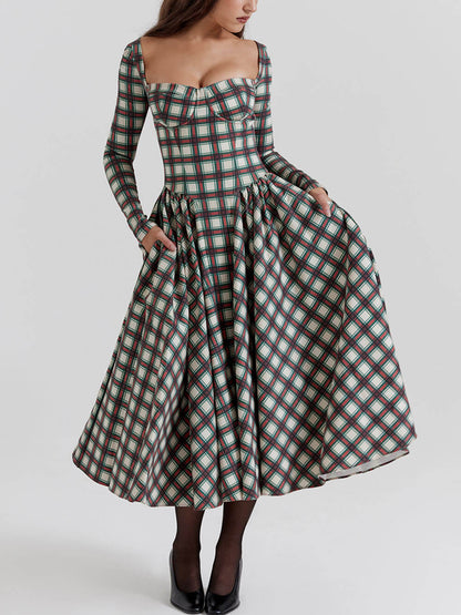 Vestido midi con corsé en tartán carmesí audaz