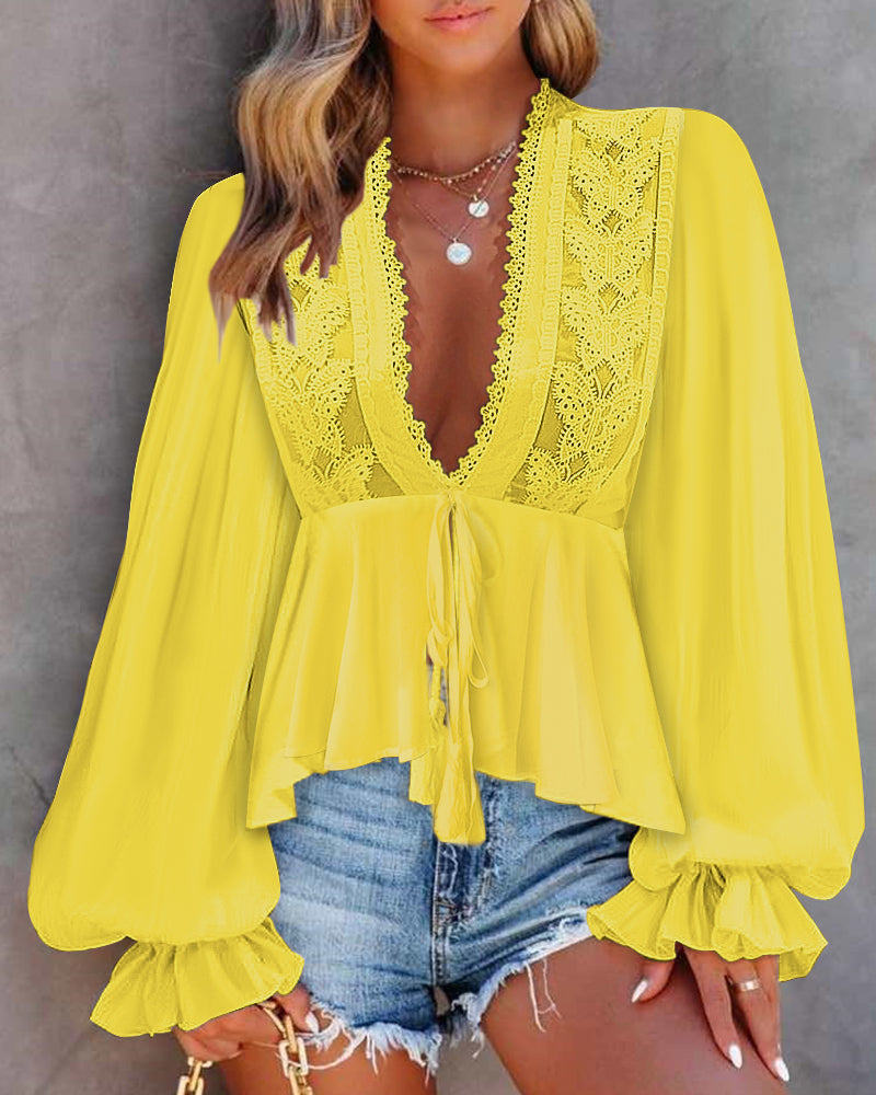 Blusa de manga larga con diseño de mariposa, escote en V profundo, casual, lazo frontal, puños acampanados, ribete de encaje, dobladillo en A