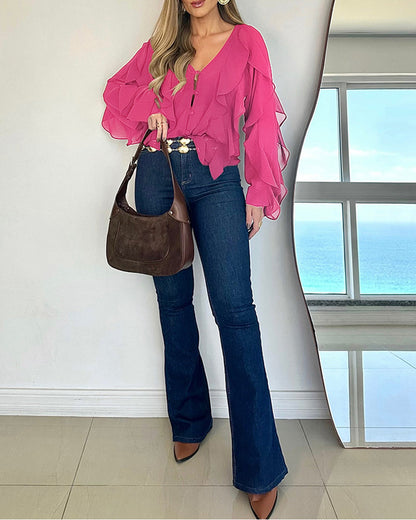 Blusa con escote en V y volantes en los hombros, diseño casual, con botones frontales, manga larga