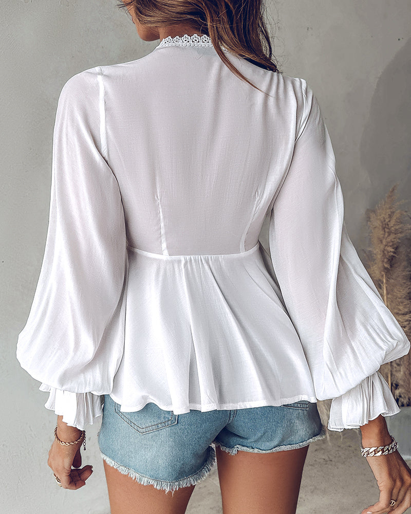 Blusa de manga larga con diseño de mariposa, escote en V profundo, casual, lazo frontal, puños acampanados, ribete de encaje, dobladillo en A