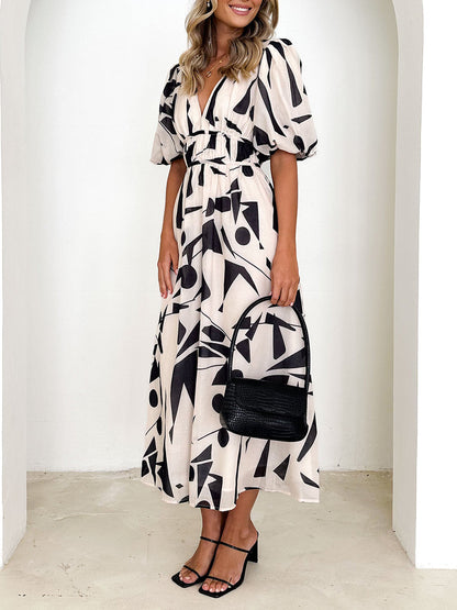 Vestido midi Sakura en beige con estampado geométrico – Elegante sin esfuerzo