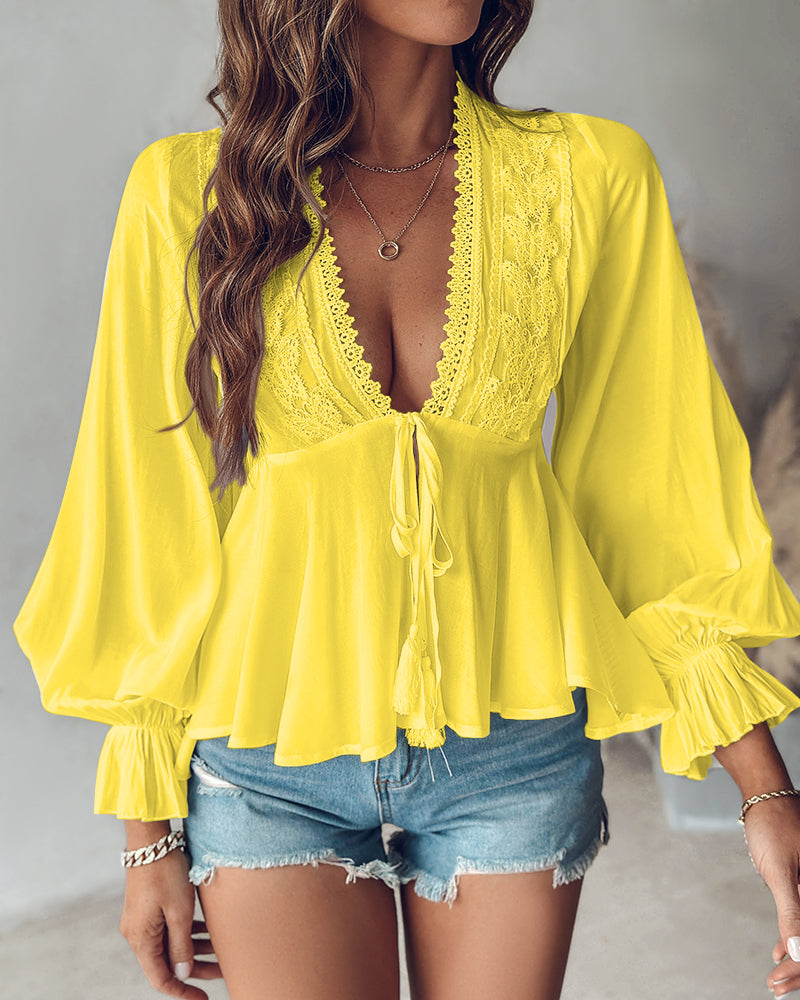 Blusa de manga larga con diseño de mariposa, escote en V profundo, casual, lazo frontal, puños acampanados, ribete de encaje, dobladillo en A