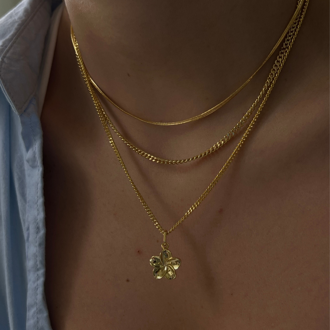 Collar de flor de hibisco