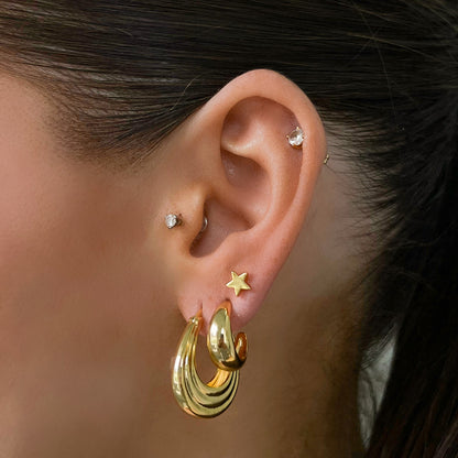 Kendall Hoops: Aros circulares elegantes para uso diario