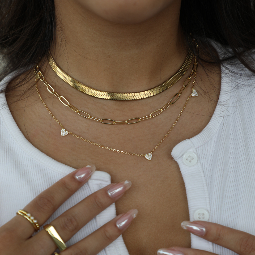 Collar de eslabones entrelazados