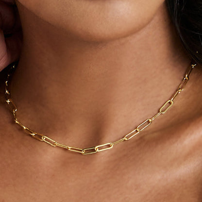 Collar de eslabones entrelazados
