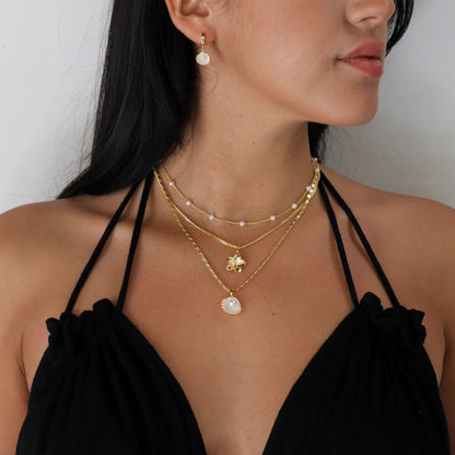 Collar con colgante de chica enamorada - Joyería delicada y romántica