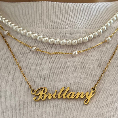 Collar con colgante de chica enamorada - Joyería delicada y romántica