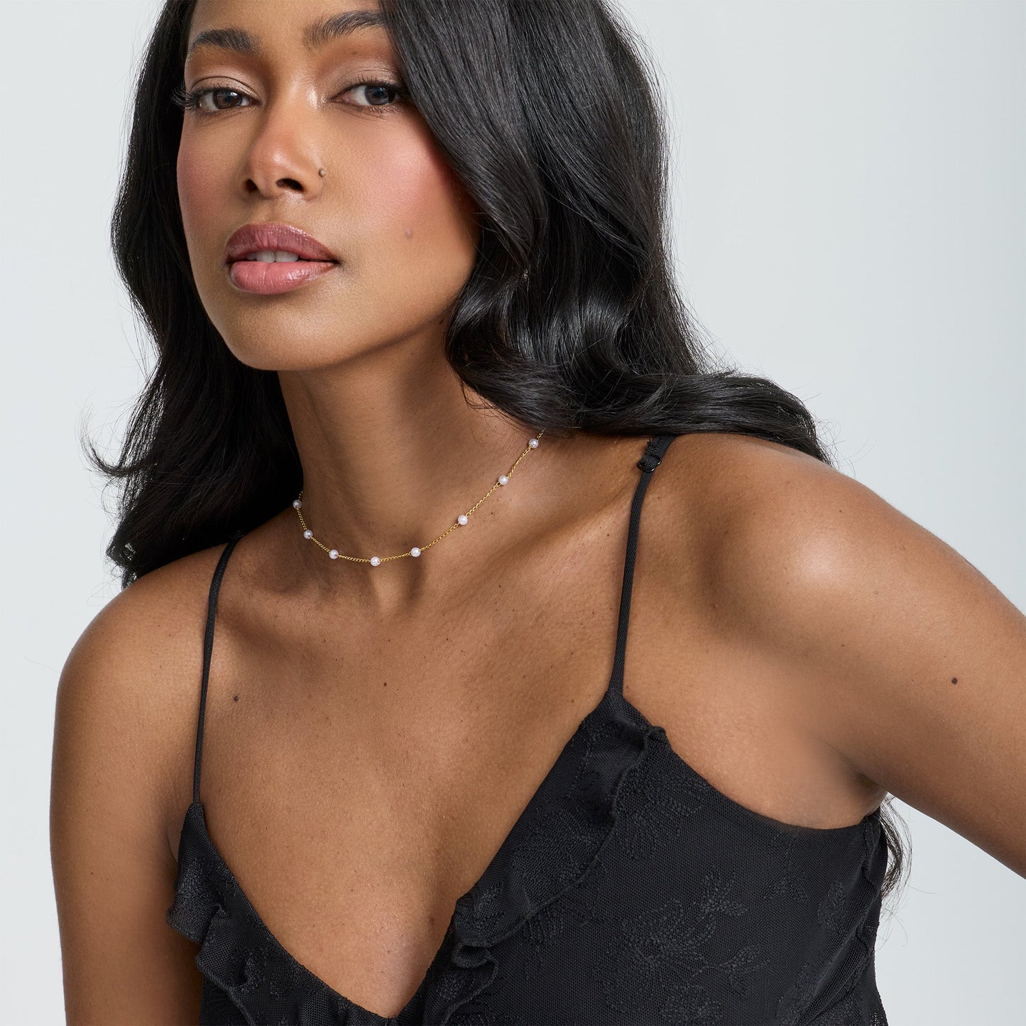 Collar con colgante de chica enamorada - Joyería delicada y romántica