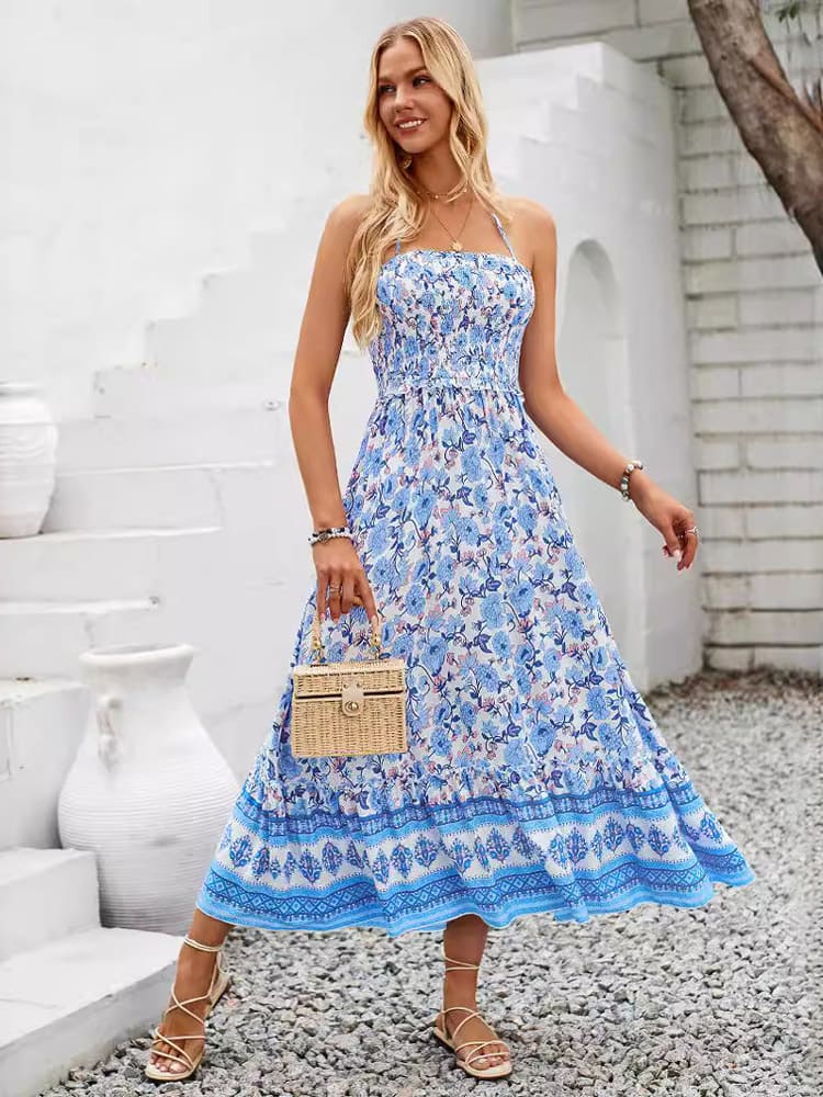 Vestido maxi de estampado floral con escote halter y corpiño fruncido