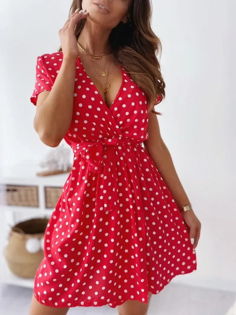 Vestido de lunares con escote V