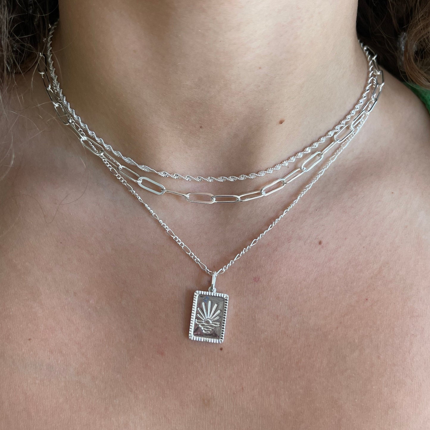 Collar radiante del sol
