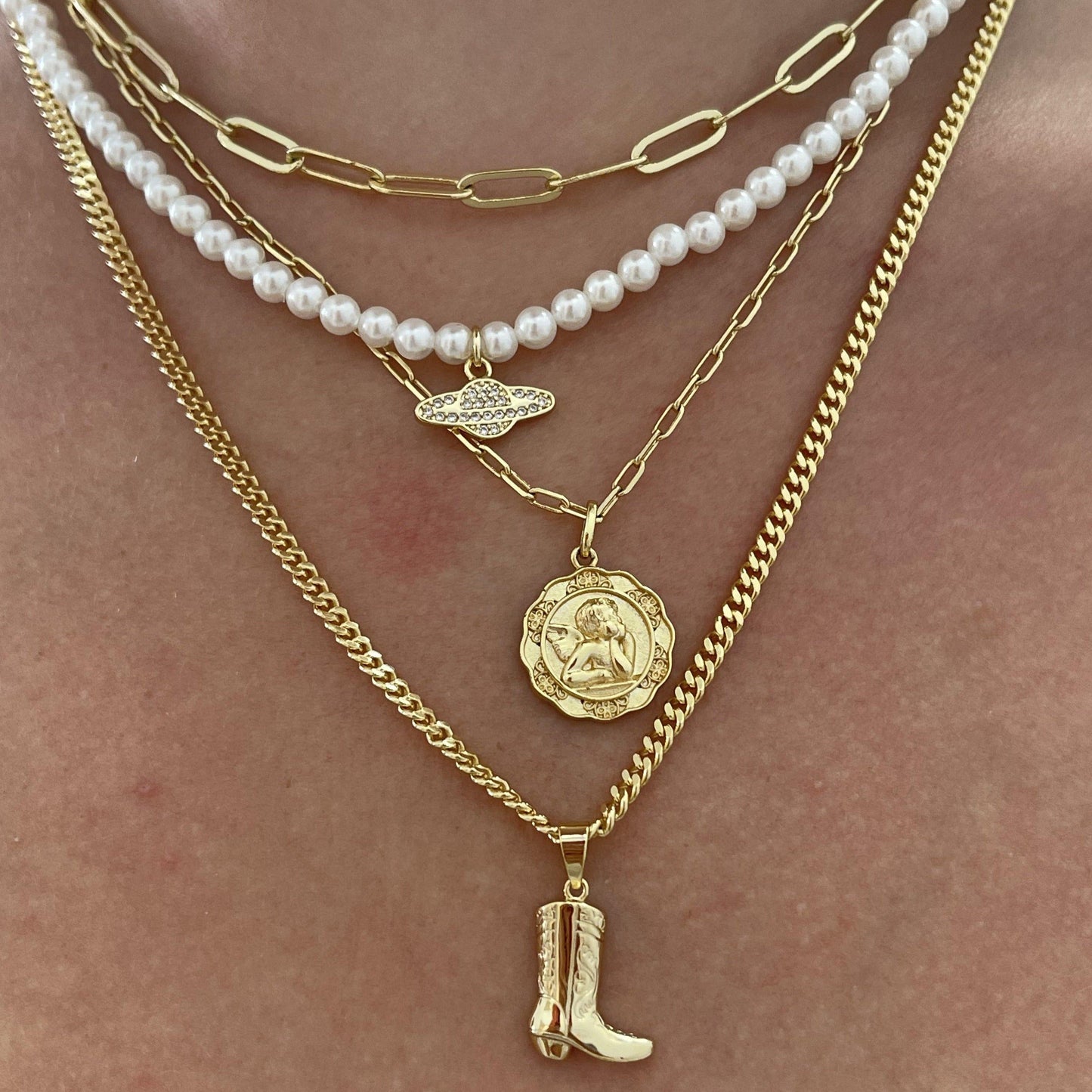 Collar llamativo de Western Wednesday