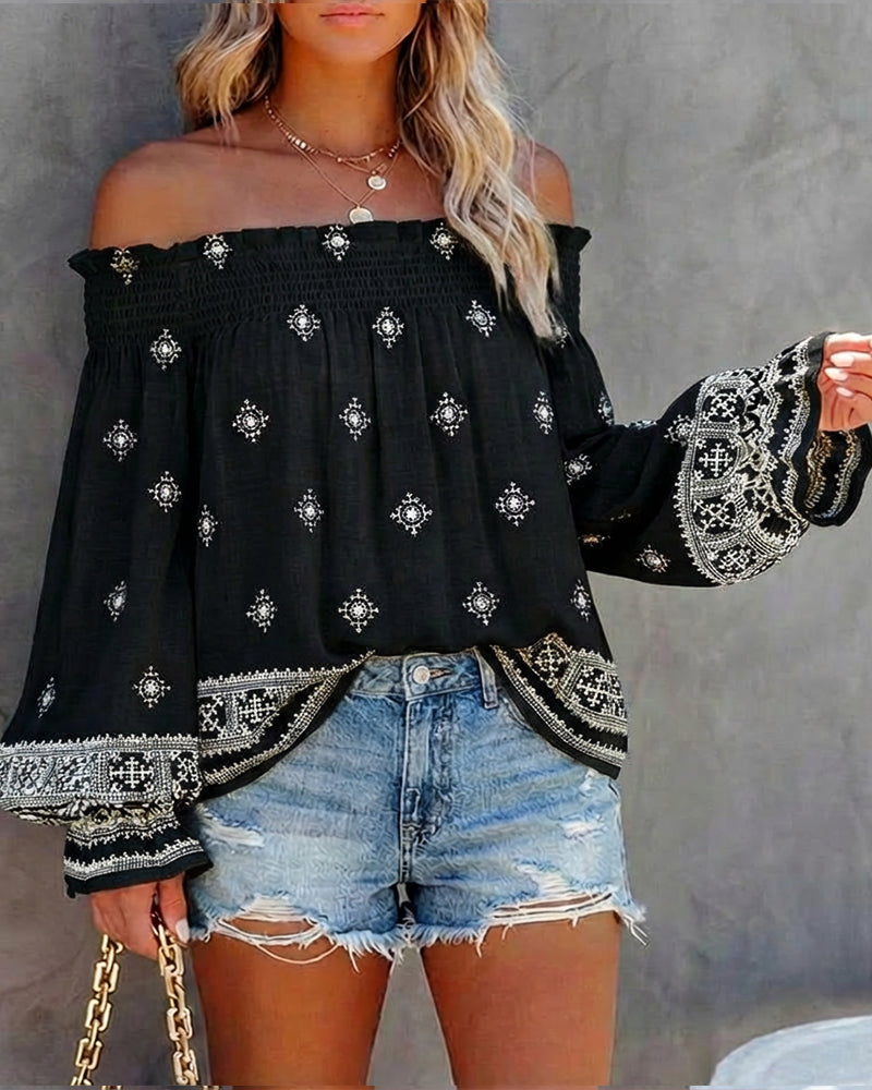 Blusa vintage con estampado tribal, fruncida, hombro descubierto, puños acampanados, casual bohemio con volantes