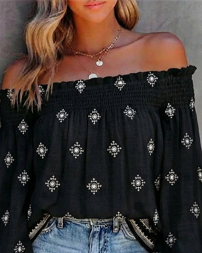 Blusa vintage con estampado tribal, fruncida, hombro descubierto, puños acampanados, casual bohemio con volantes