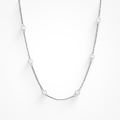 Collar con colgante de chica enamorada - Joyería delicada y romántica