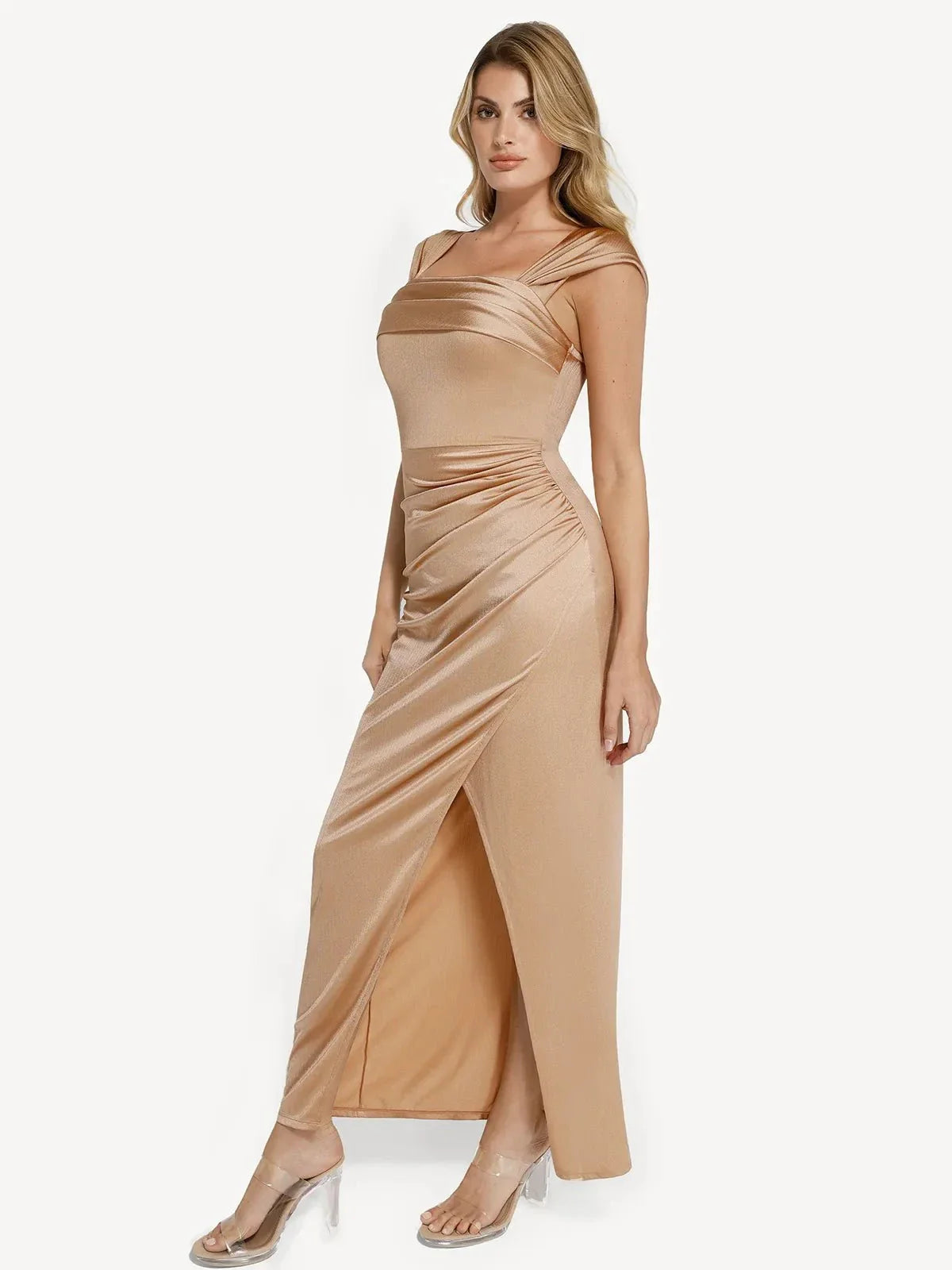 Vestido maxi moldeador de hombros descubiertos, brillante y con frunces
