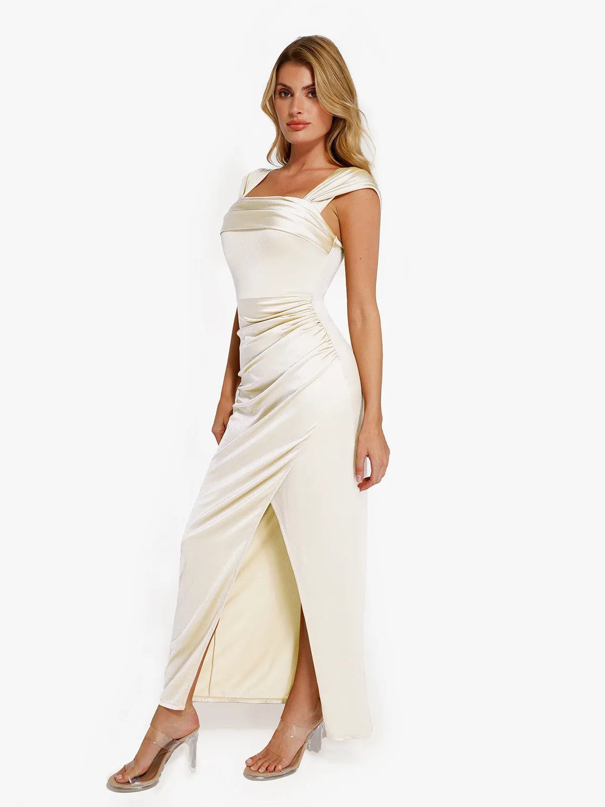 Vestido maxi moldeador de hombros descubiertos, brillante y con frunces